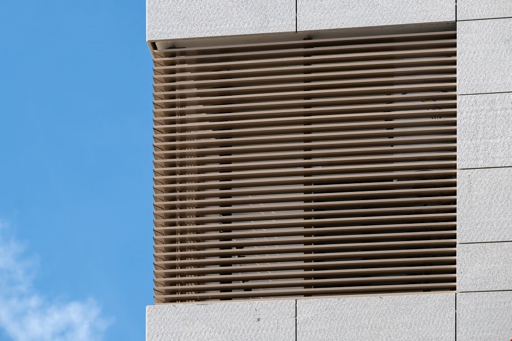 מסתור כביסה - פרויקט המסילה הרצליה  3