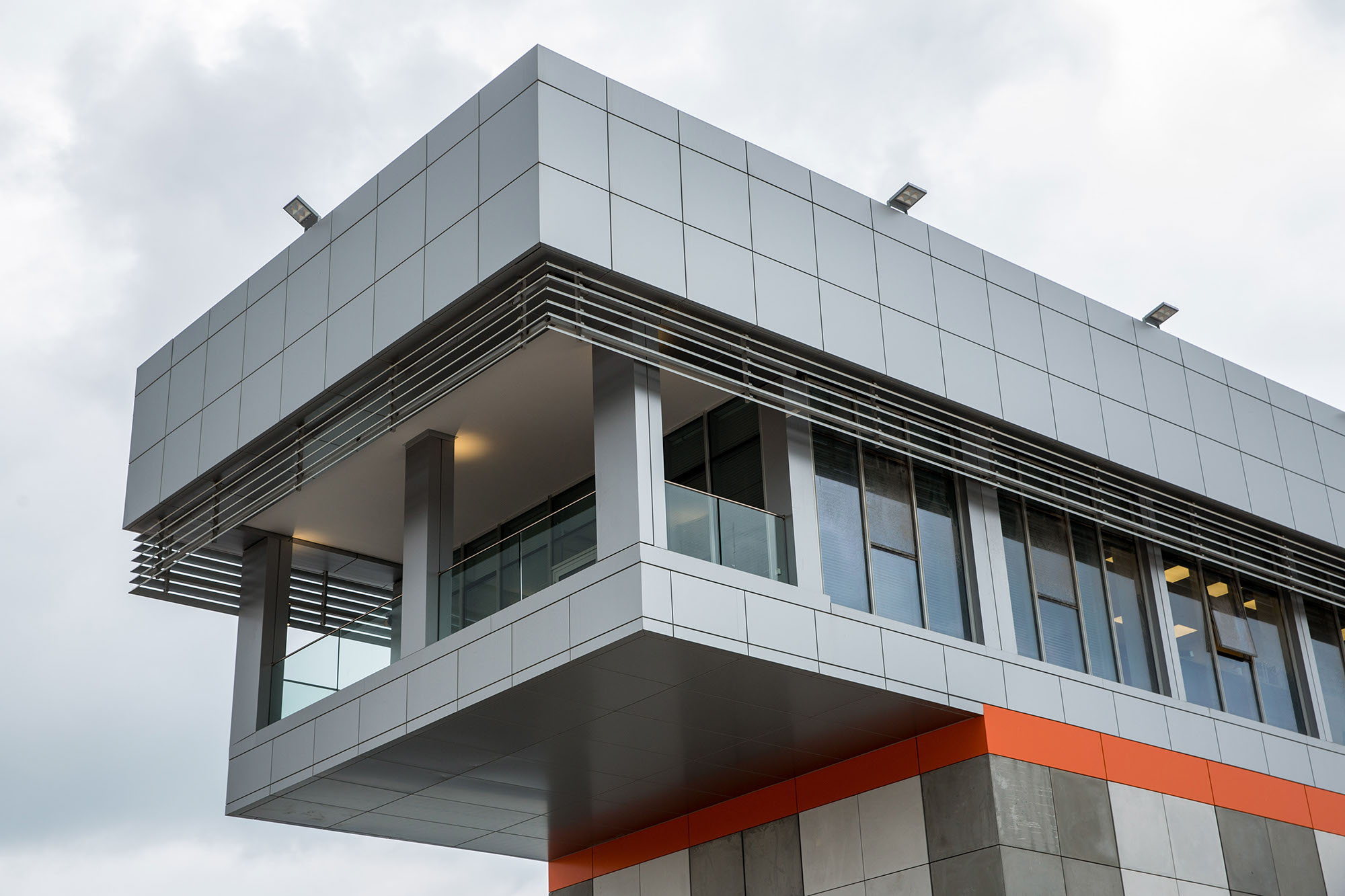 חיפוי קיר חיצוני