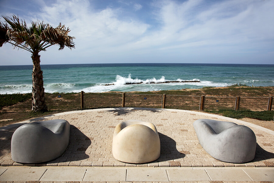 ספסלים מבטון אדריכלי