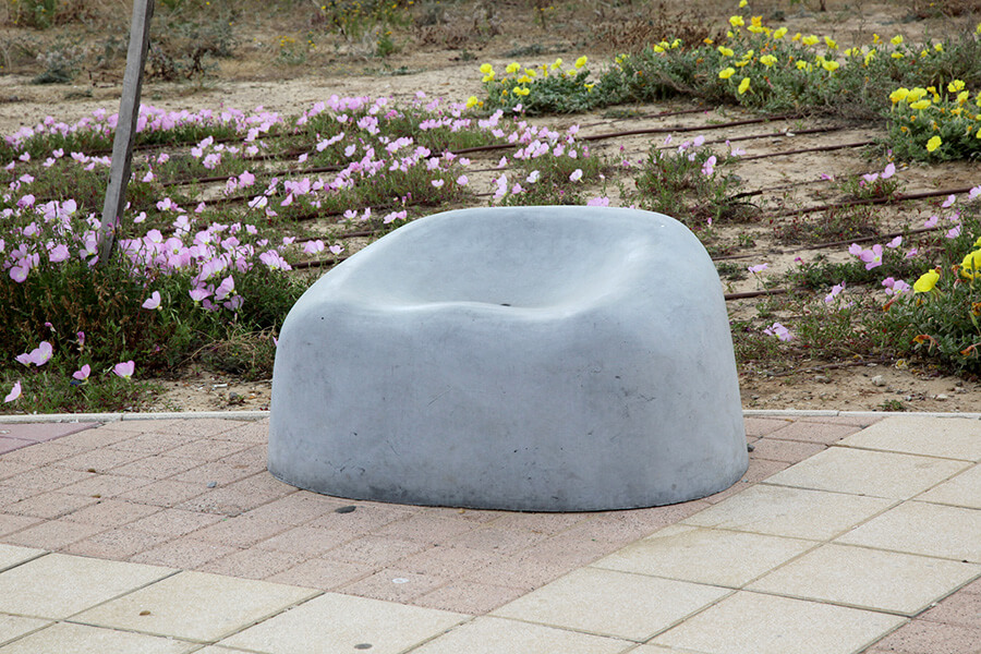 ספסל דקורטיבי